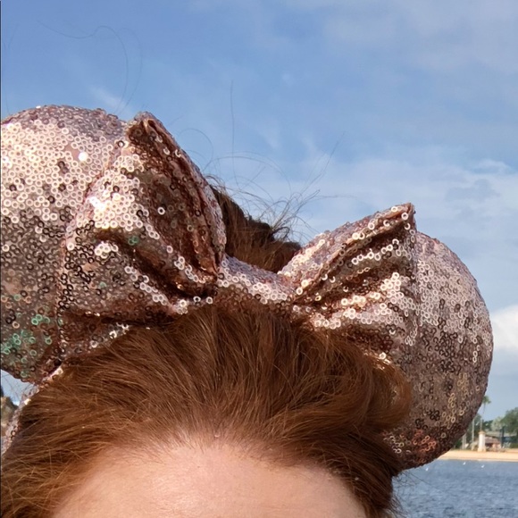 Rose Gold Minnie Ears - Picture 3 of 5